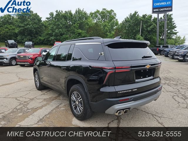 Used 2026 Chevrolet Traverse LT AWD/4WD image 3