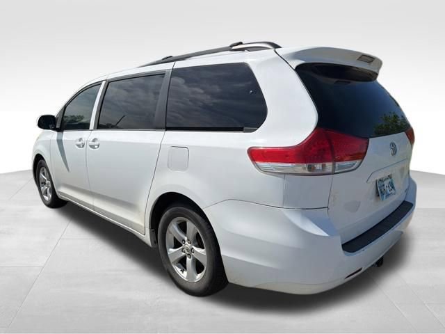 Used 2012 Toyota Sienna LE image 6