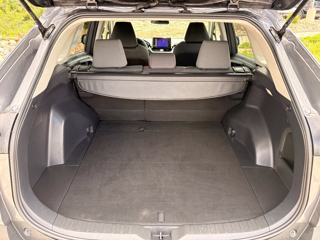 Used 2025 Toyota RAV4 XLE AWD/4WD image 29