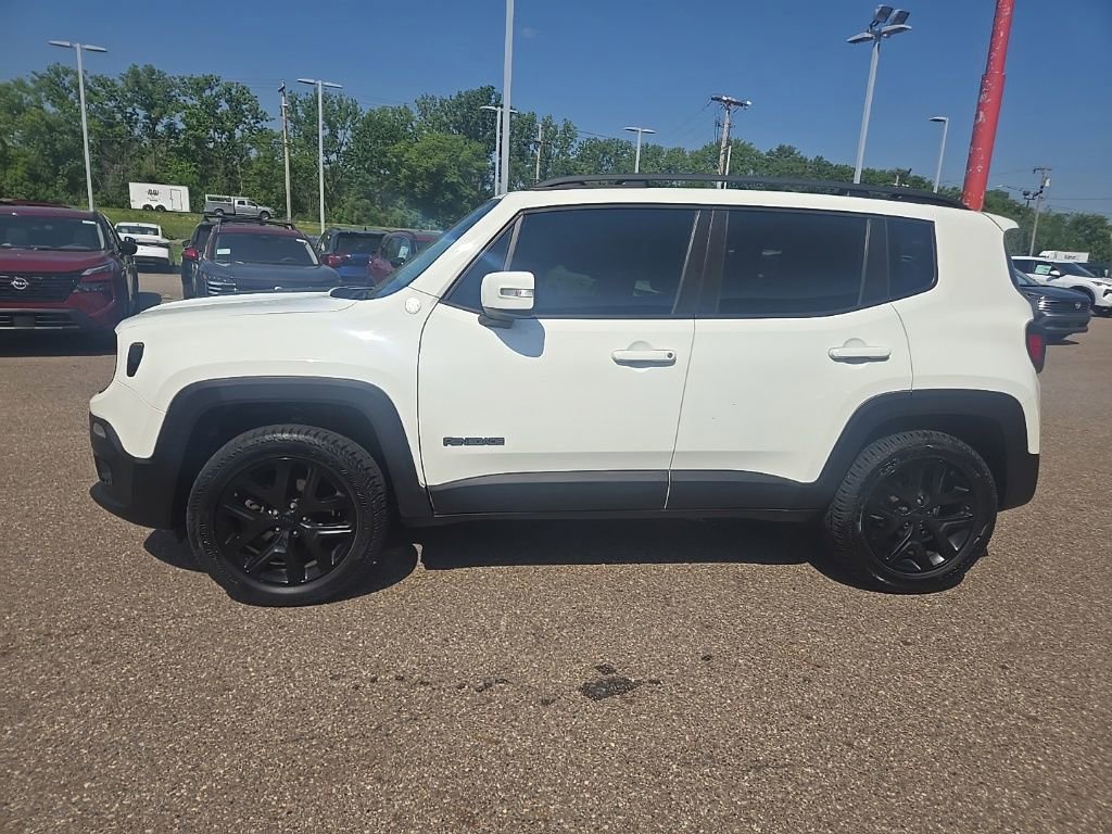 Used 2017 Jeep Renegade Altitude AWD/4WD image 4
