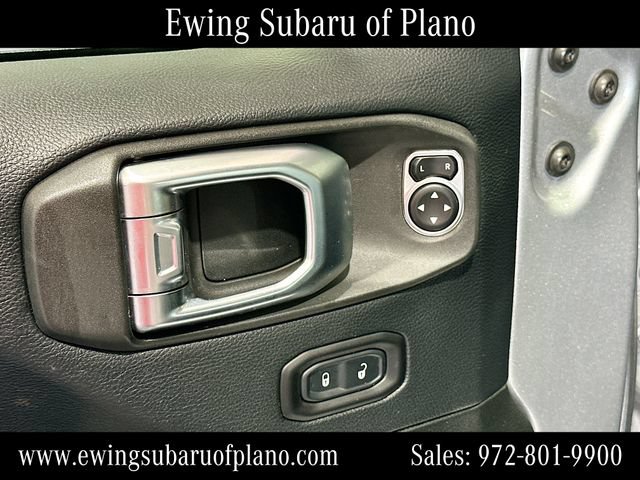 Used 2018 Jeep Wrangler Unlimited Sahara AWD/4WD image 18