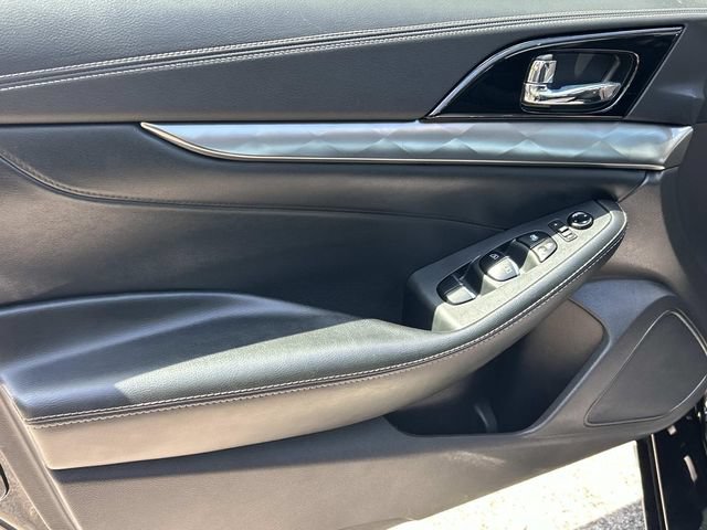 Used 2023 Nissan Maxima SL FWD image 17