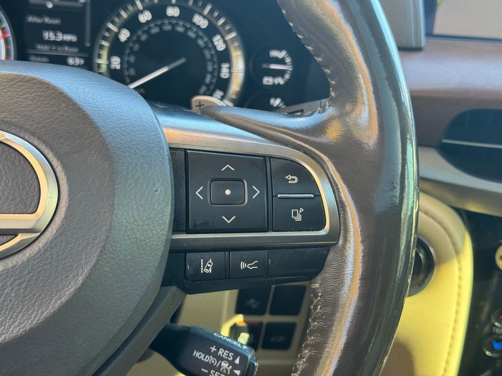 Used 2019 Lexus LX 570 4WD image 30