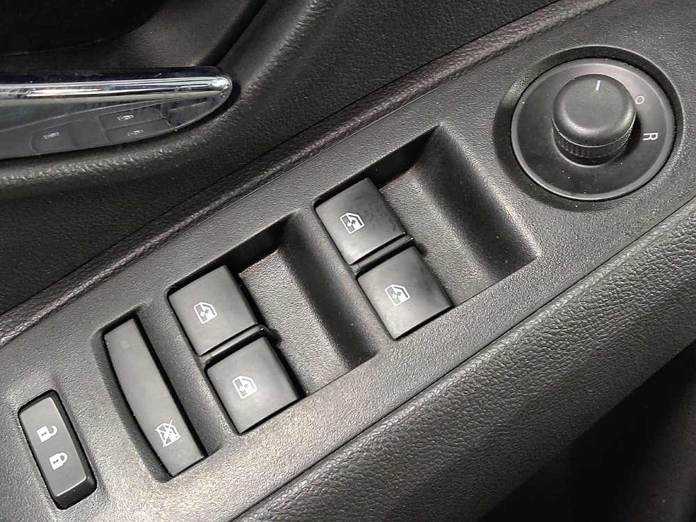 Used 2020 Chevrolet Trax LT w/ LT Convenience Package image 27