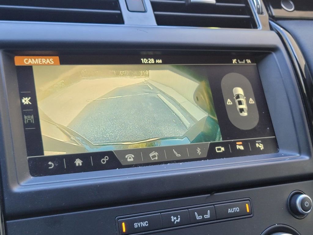 Used 2020 Land Rover Discovery SE image 18