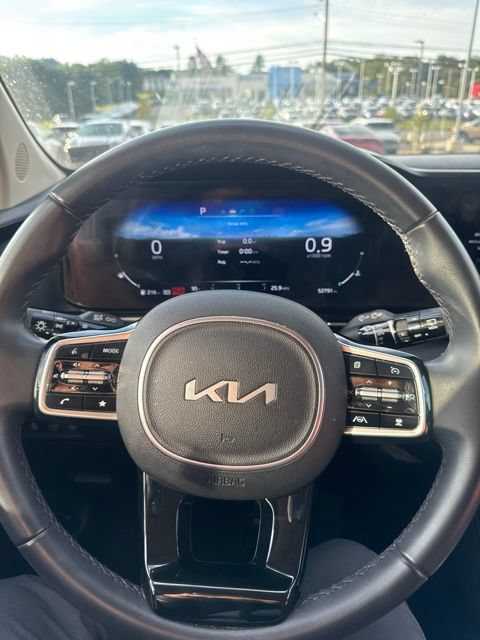 Certified 2024 Kia Carnival SX FWD image 18