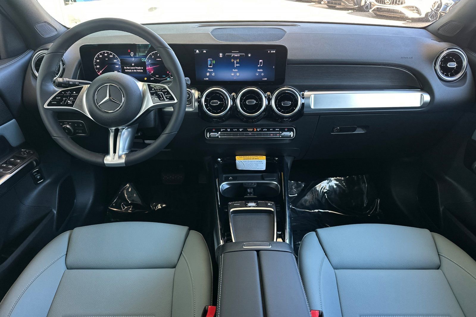 New 2026 Mercedes-Benz GLB 250 image 2