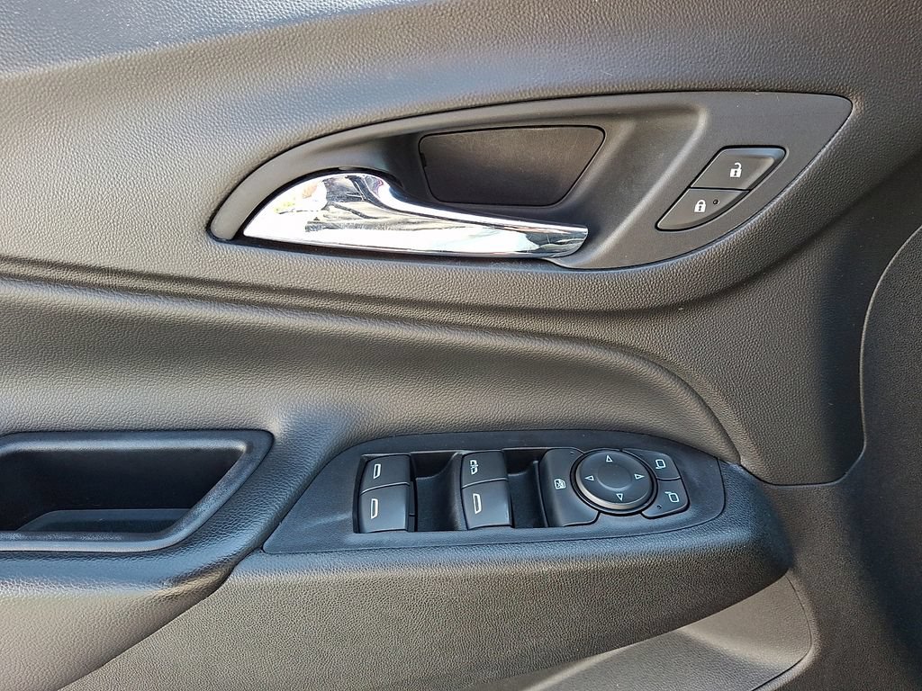 Used 2019 Chevrolet Equinox LT FWD image 14