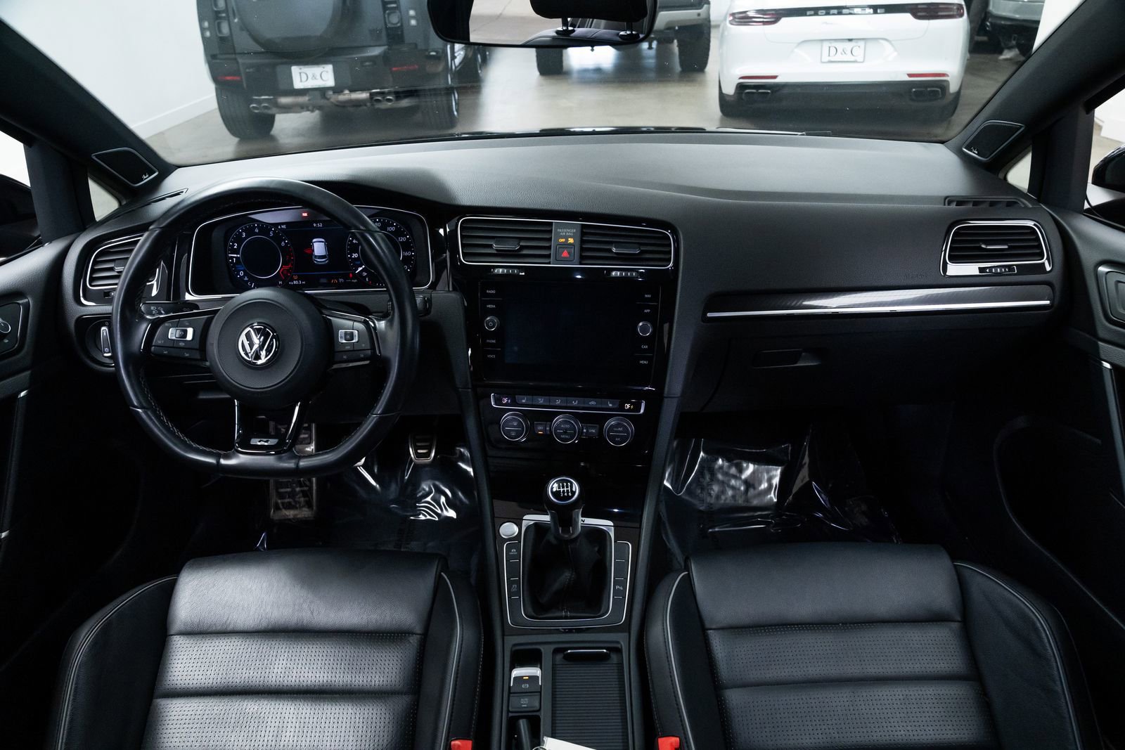 Used 2019 Volkswagen Golf R 4-Door image 8