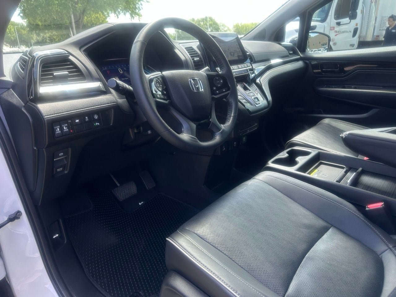 Used 2022 Honda Odyssey Elite image 27