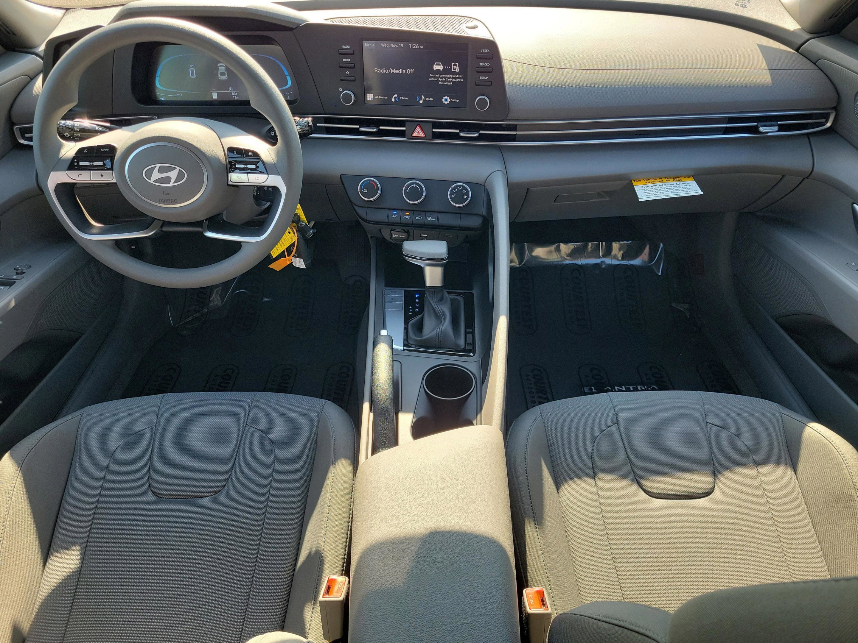 New 2026 Hyundai Elantra SE FWD image 23