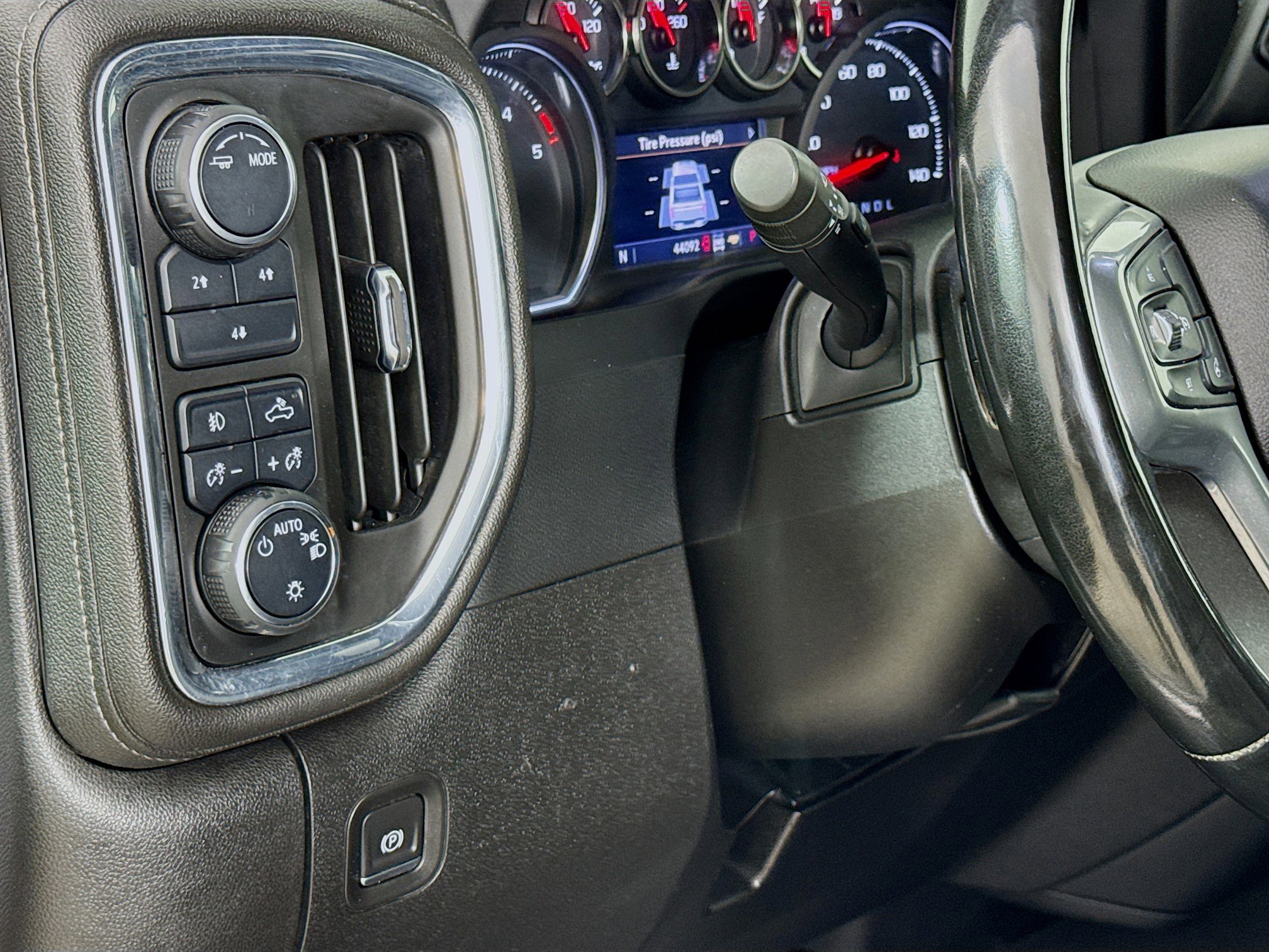 Used 2023 Chevrolet Silverado 2500 LT w/ Convenience Package image 10