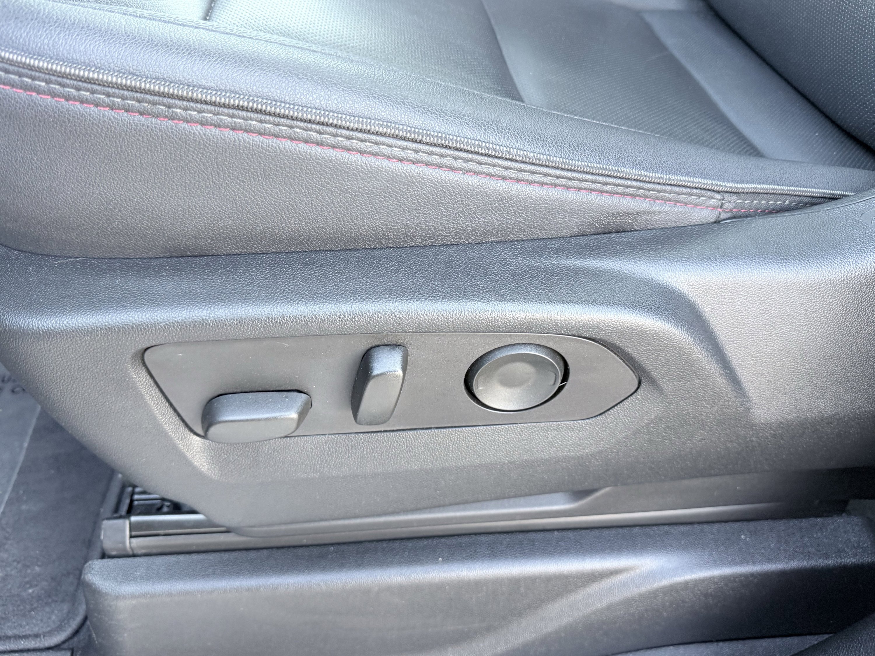 Used 2023 Chevrolet Tahoe RST w/ Luxury Package RWD image 27