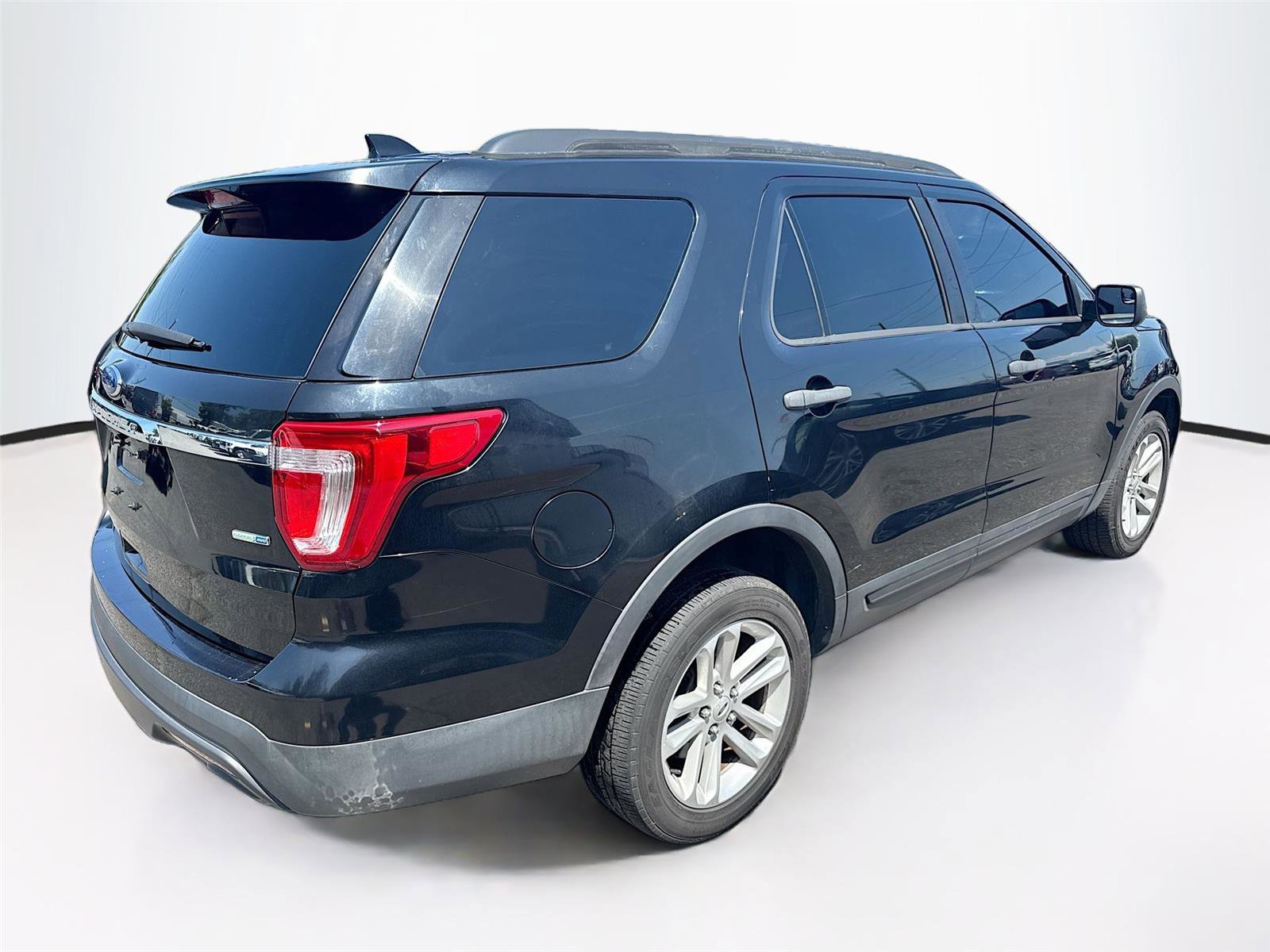 Used 2016 Ford Explorer 4WD image 4