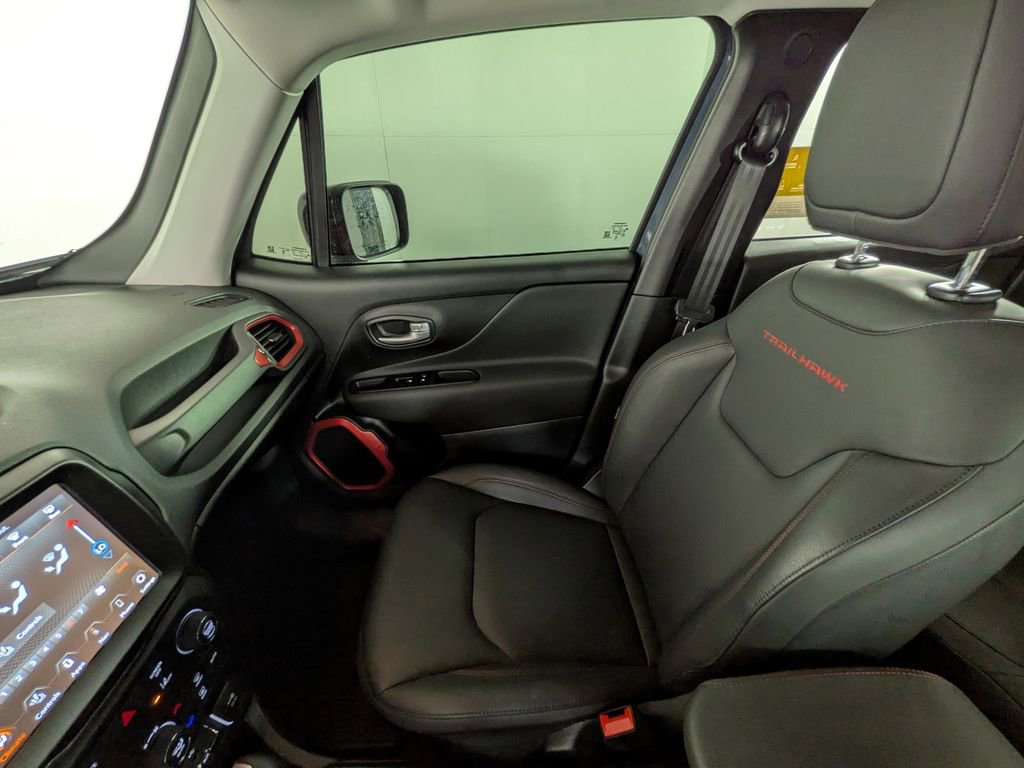 Certified 2023 Jeep Renegade Trailhawk w/ Trailhawk Elite Group image 30
