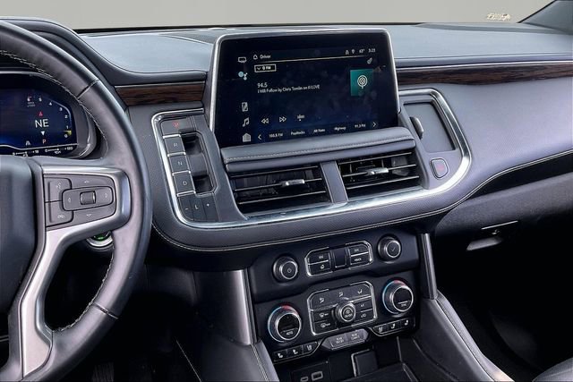 Used 2024 Chevrolet Suburban Premier image 9