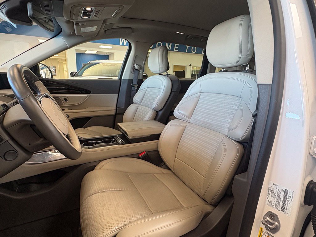 Used 2024 Lincoln Nautilus Reserve w/ Equipment Group 203A AWD/4WD image 24