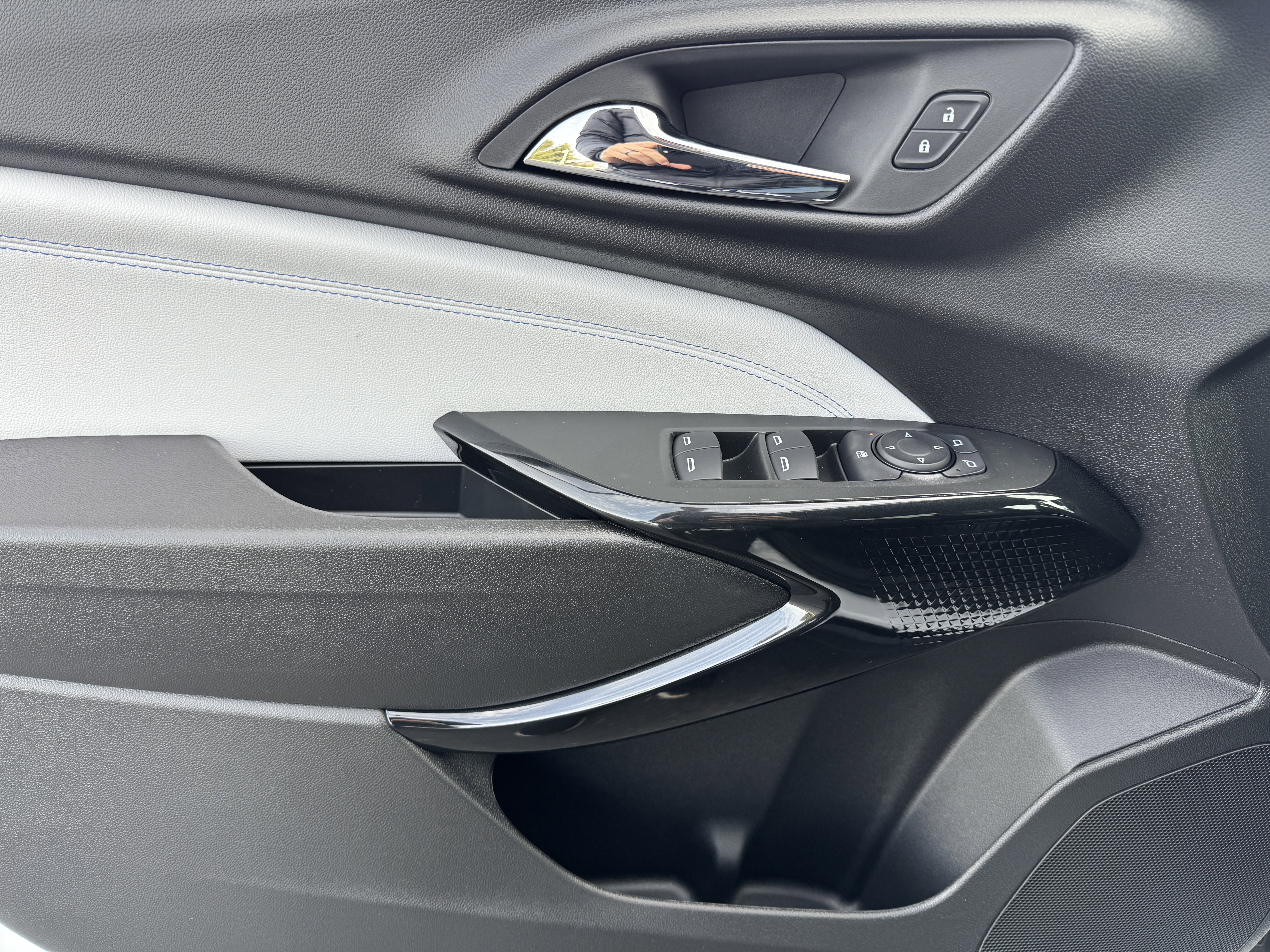 New 2026 Chevrolet Trax LT w/ Driver Confidence Package image 10