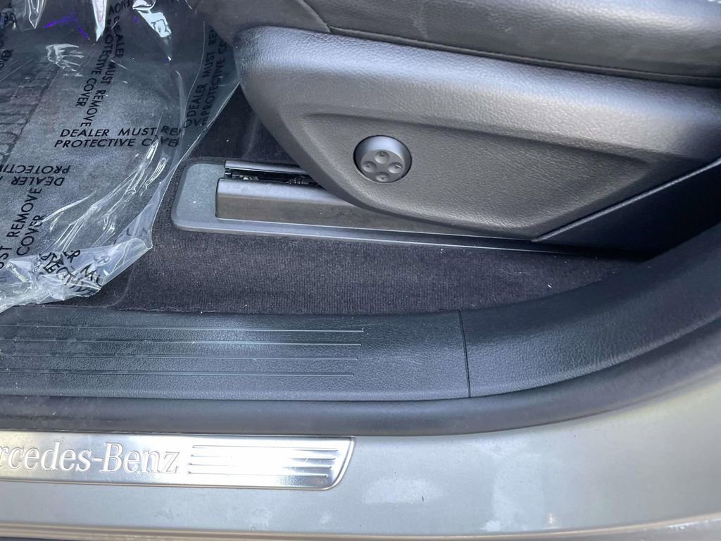 Used 2021 Mercedes-Benz GLS 450 4MATIC image 31