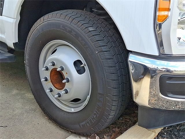 New 2023 Ford F350 XL w/ XL Chrome Package RWD image 4