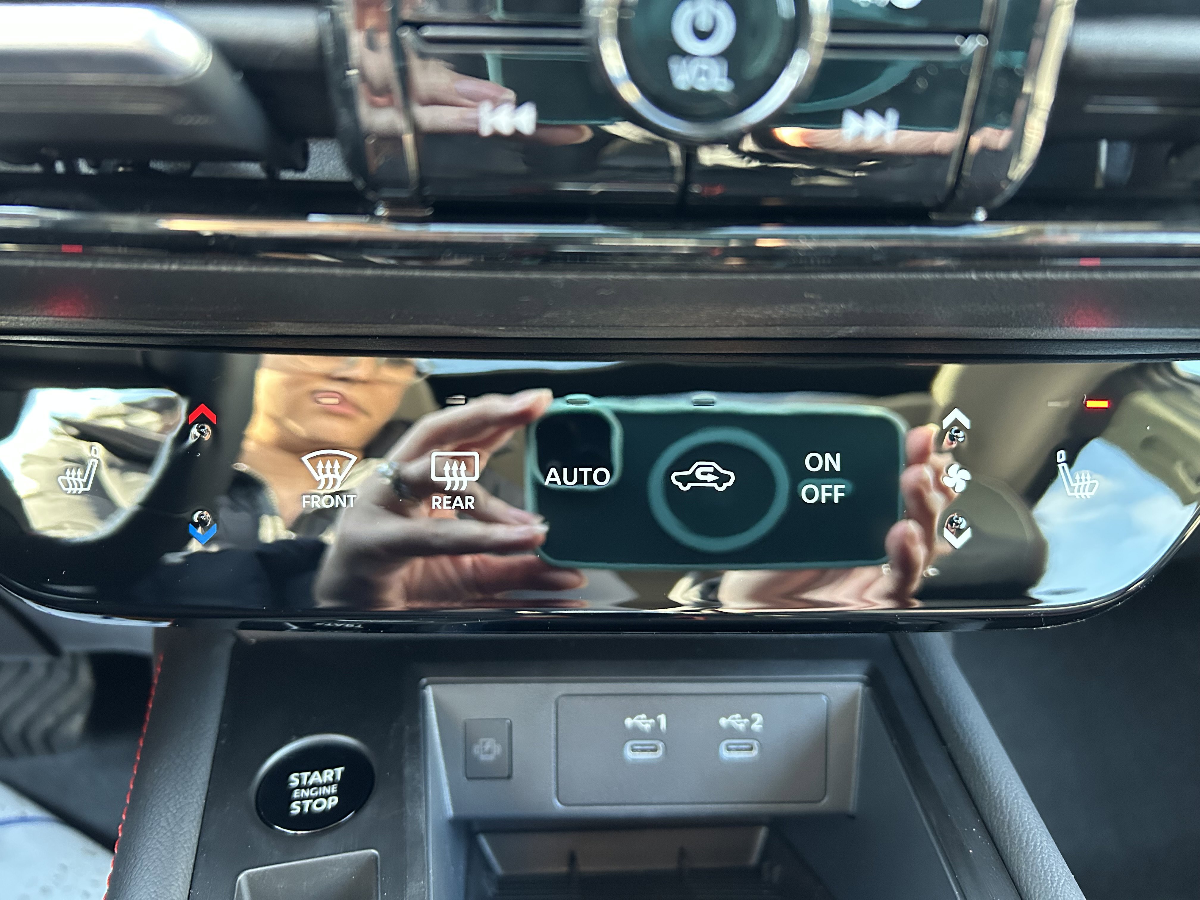 New 2026 Nissan Kicks SR w/ SR Premium Package AWD/4WD image 17