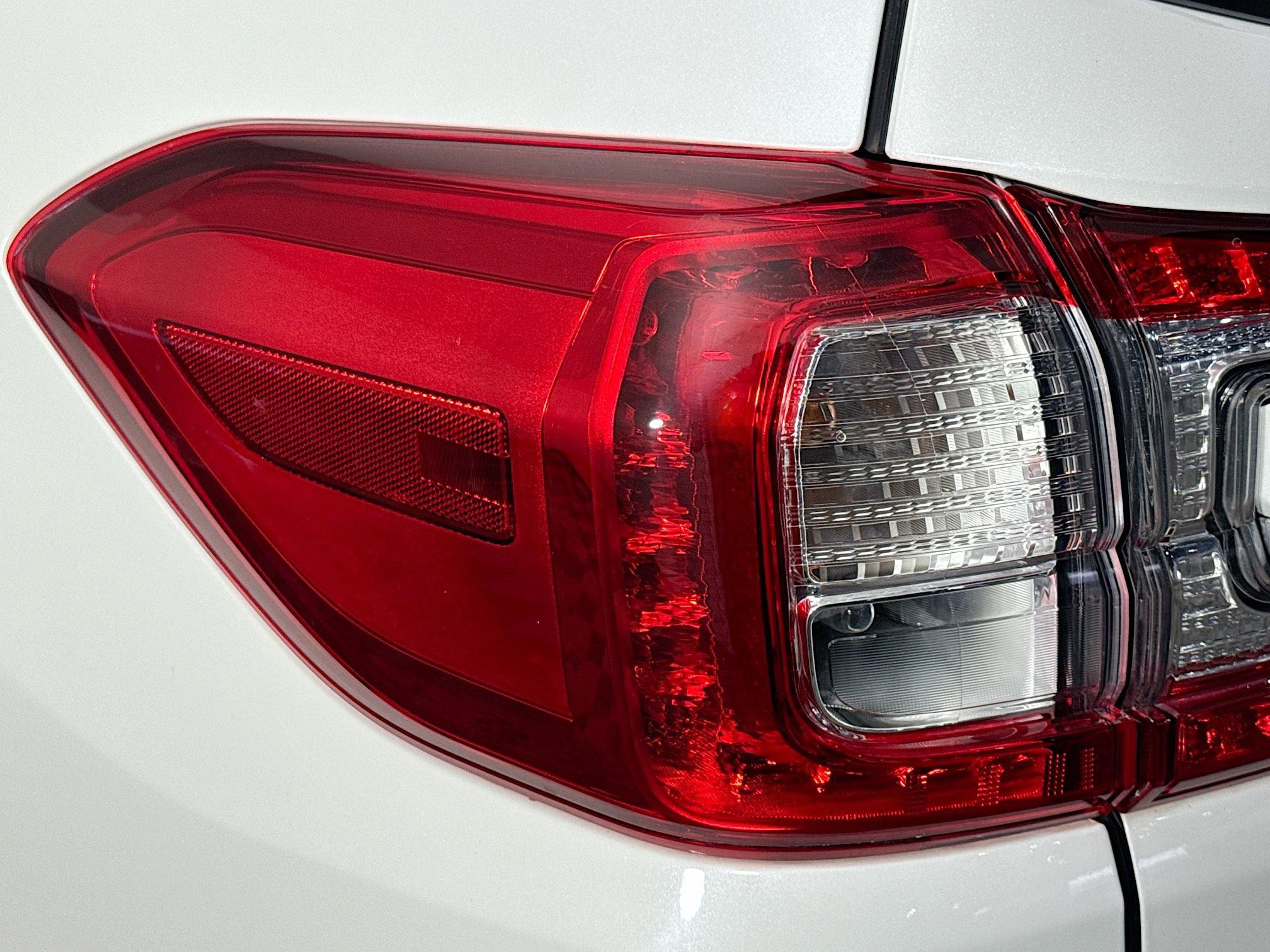 Used 2023 Subaru Ascent Premium w/ Convenience Package AWD/4WD image 35