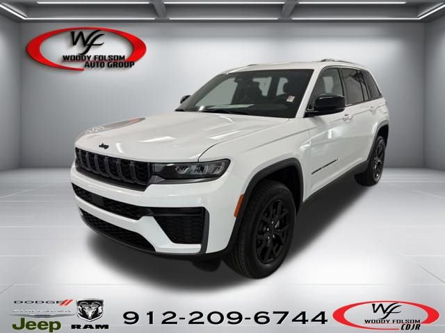 New 2026 Jeep Grand Cherokee Altitude AWD/4WD image 1