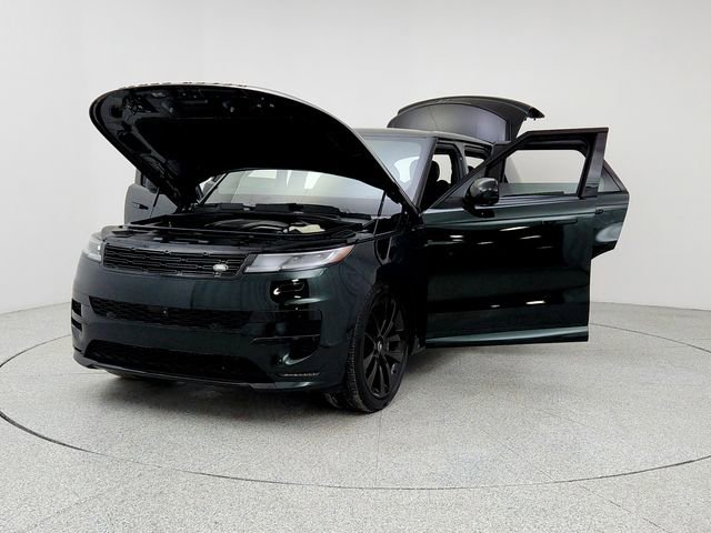 Used 2025 Land Rover Range Rover Sport Dynamic SE AWD/4WD image 9