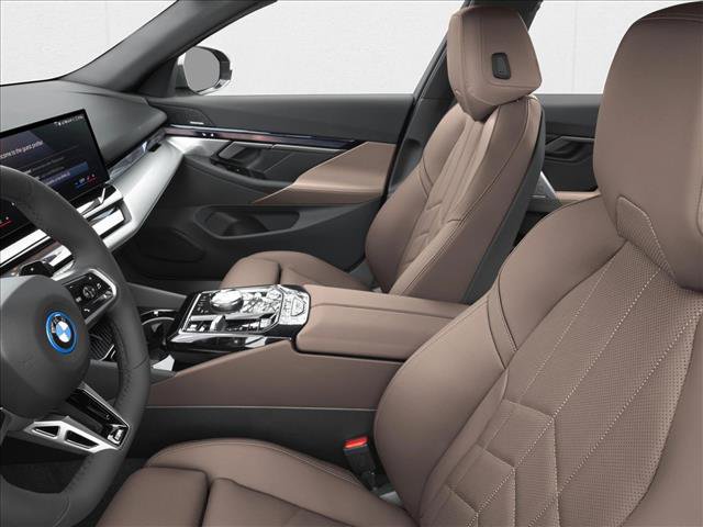 New 2027 BMW 550e xDrive AWD/4WD image 6