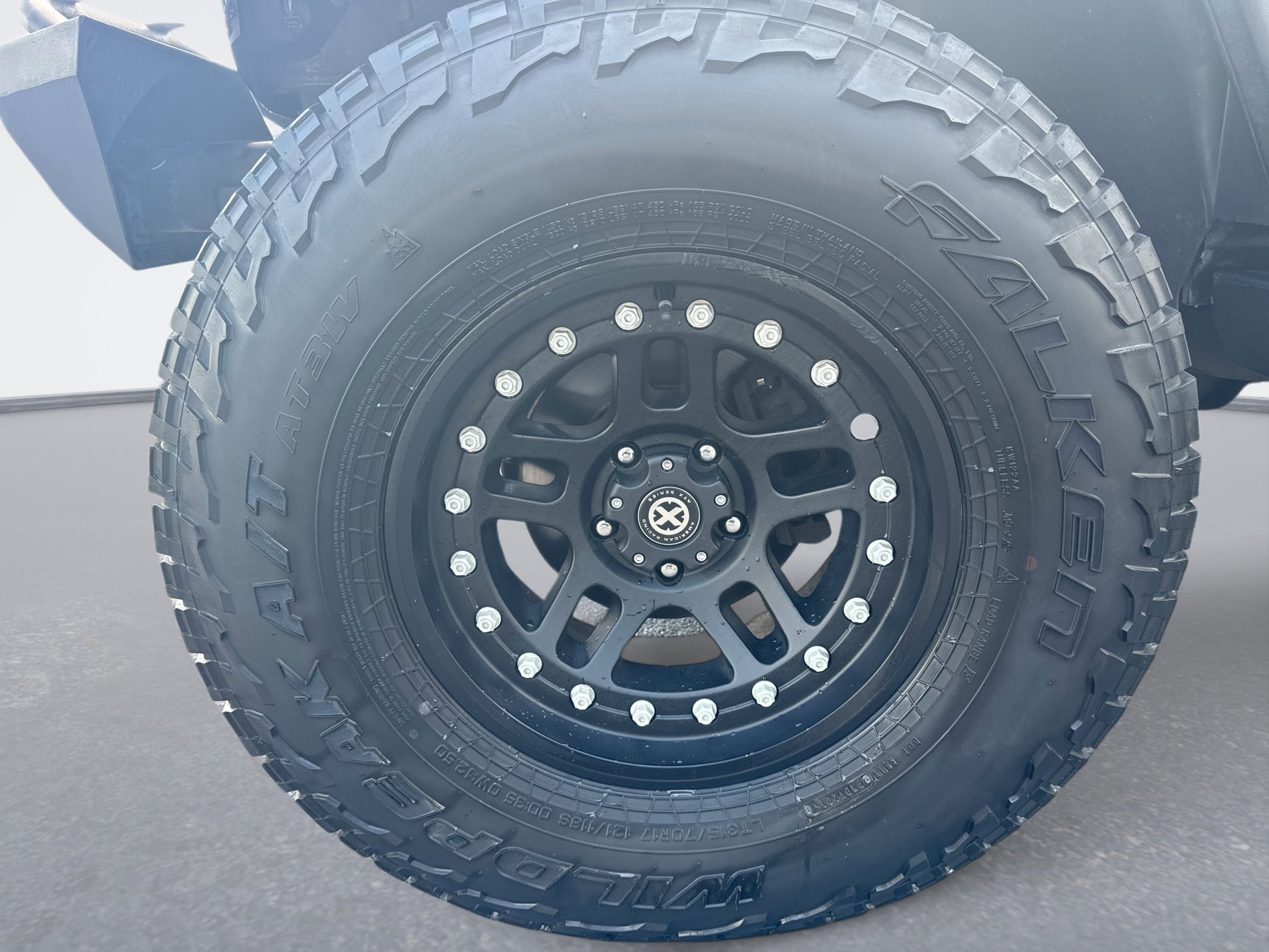 Used 2016 Jeep Wrangler Unlimited Rubicon w/ Connectivity Group AWD/4WD image 11