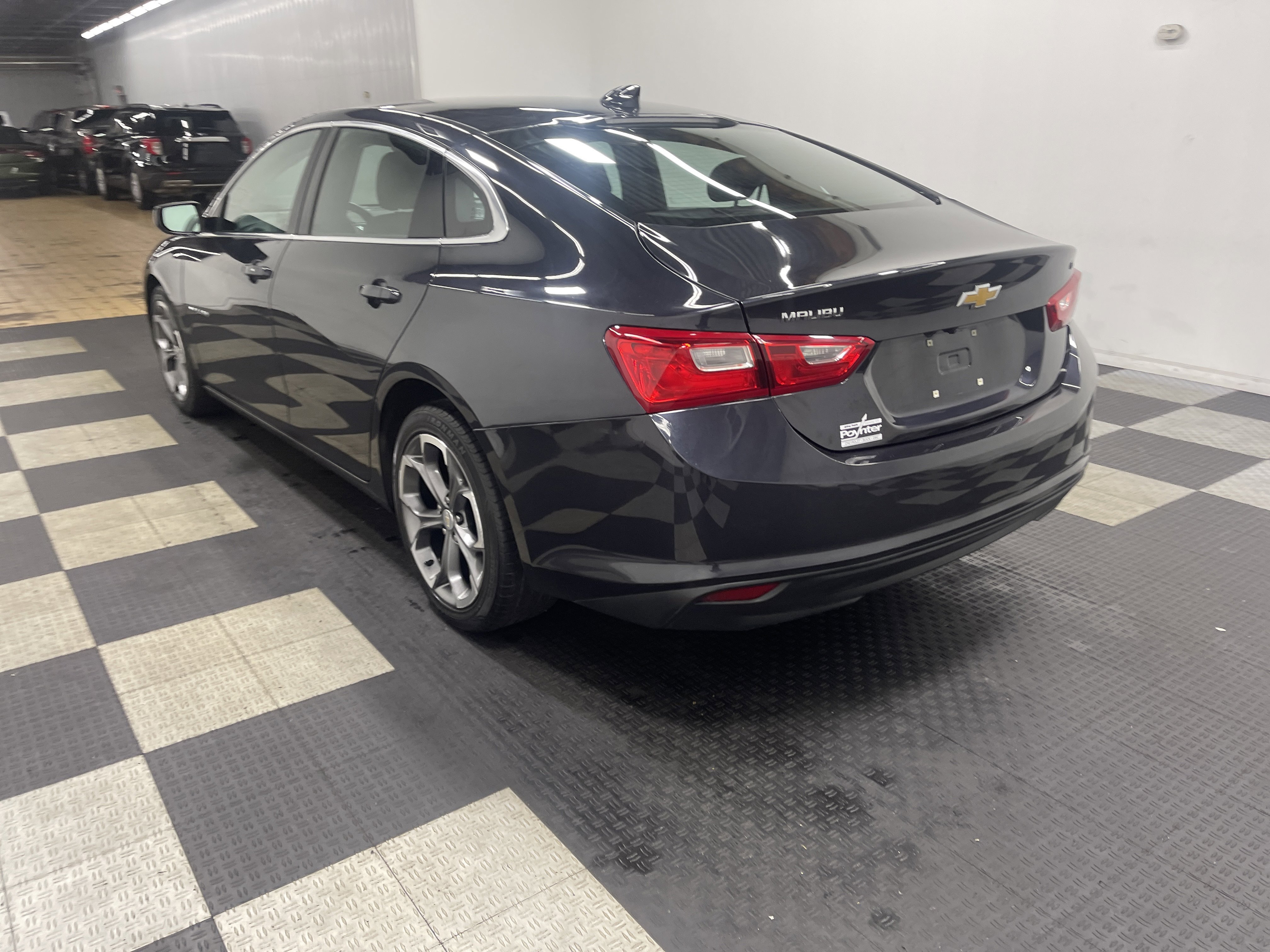 Used 2023 Chevrolet Malibu LT FWD image 2