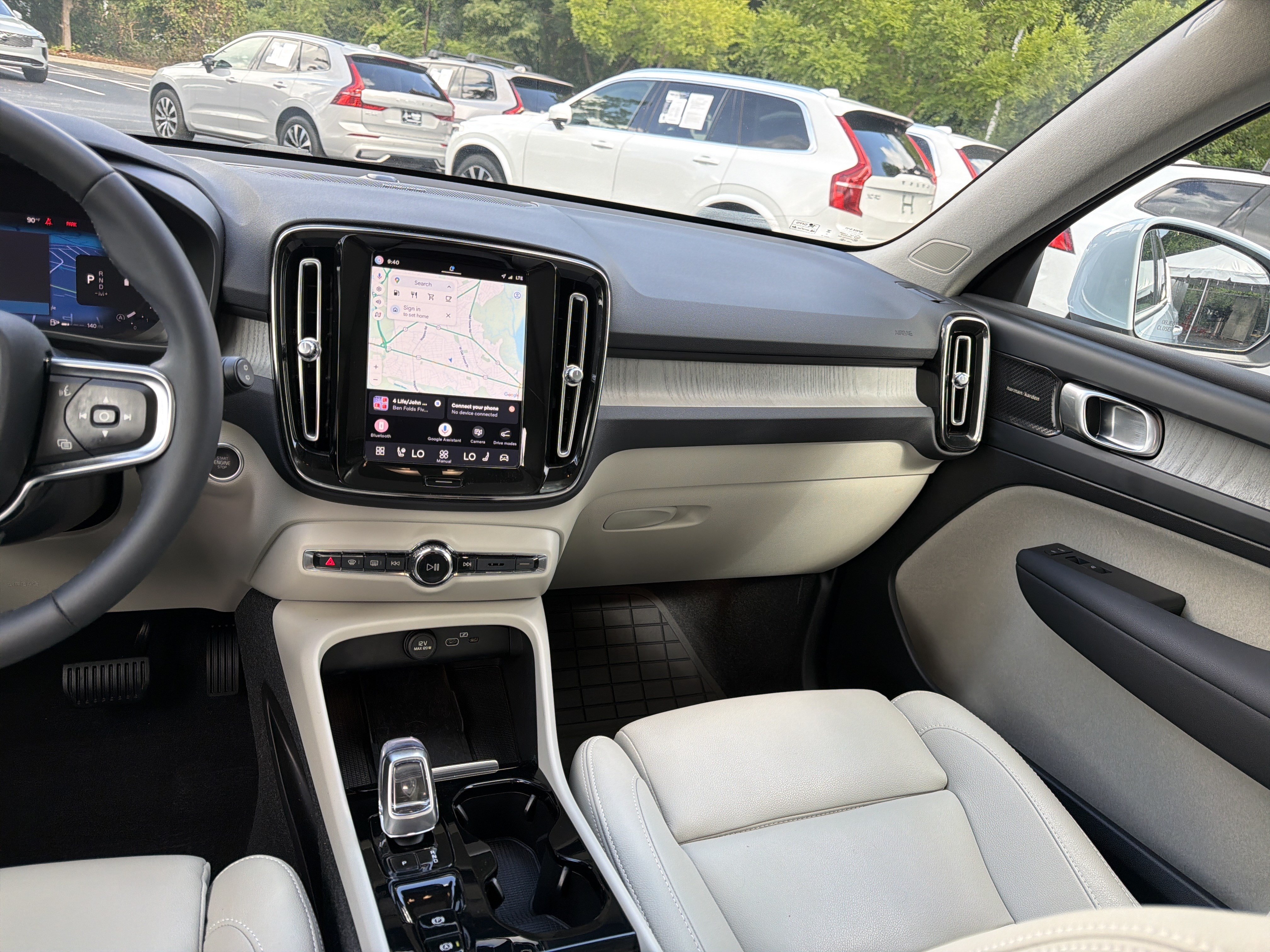 Certified 2024 Volvo XC40 B5 Ultimate w/ Protection Package Premier AWD/4WD image 31