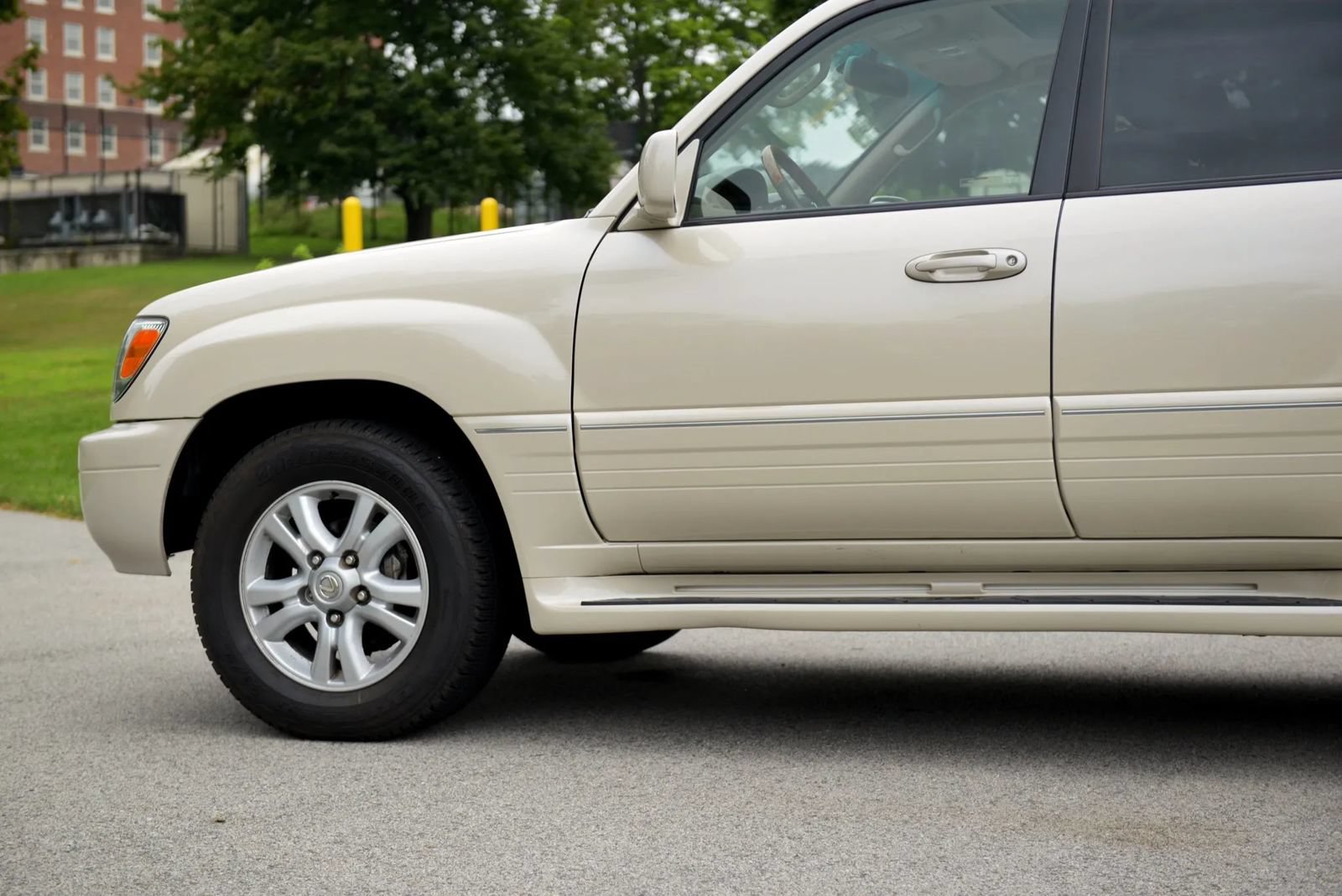 Used 2005 Lexus LX 470 4WD image 17