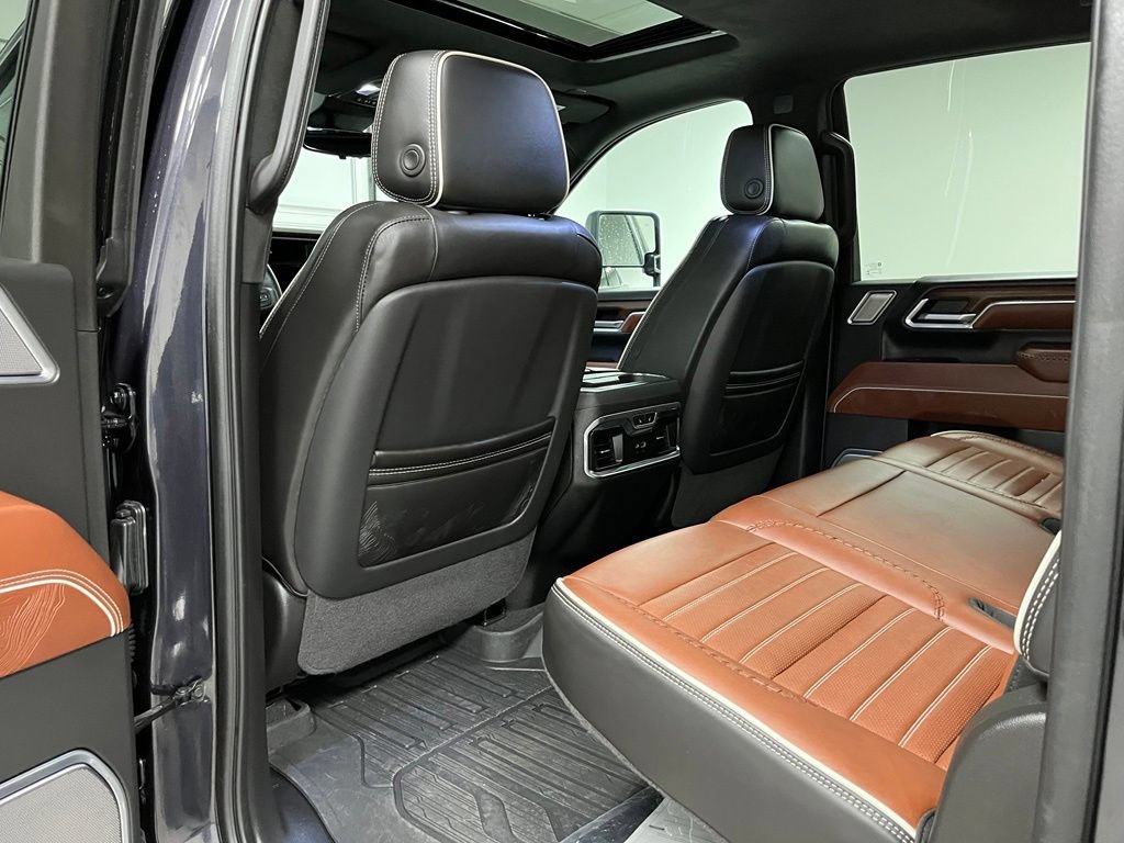 Used 2026 GMC Sierra 3500 Denali Ultimate AWD/4WD image 46