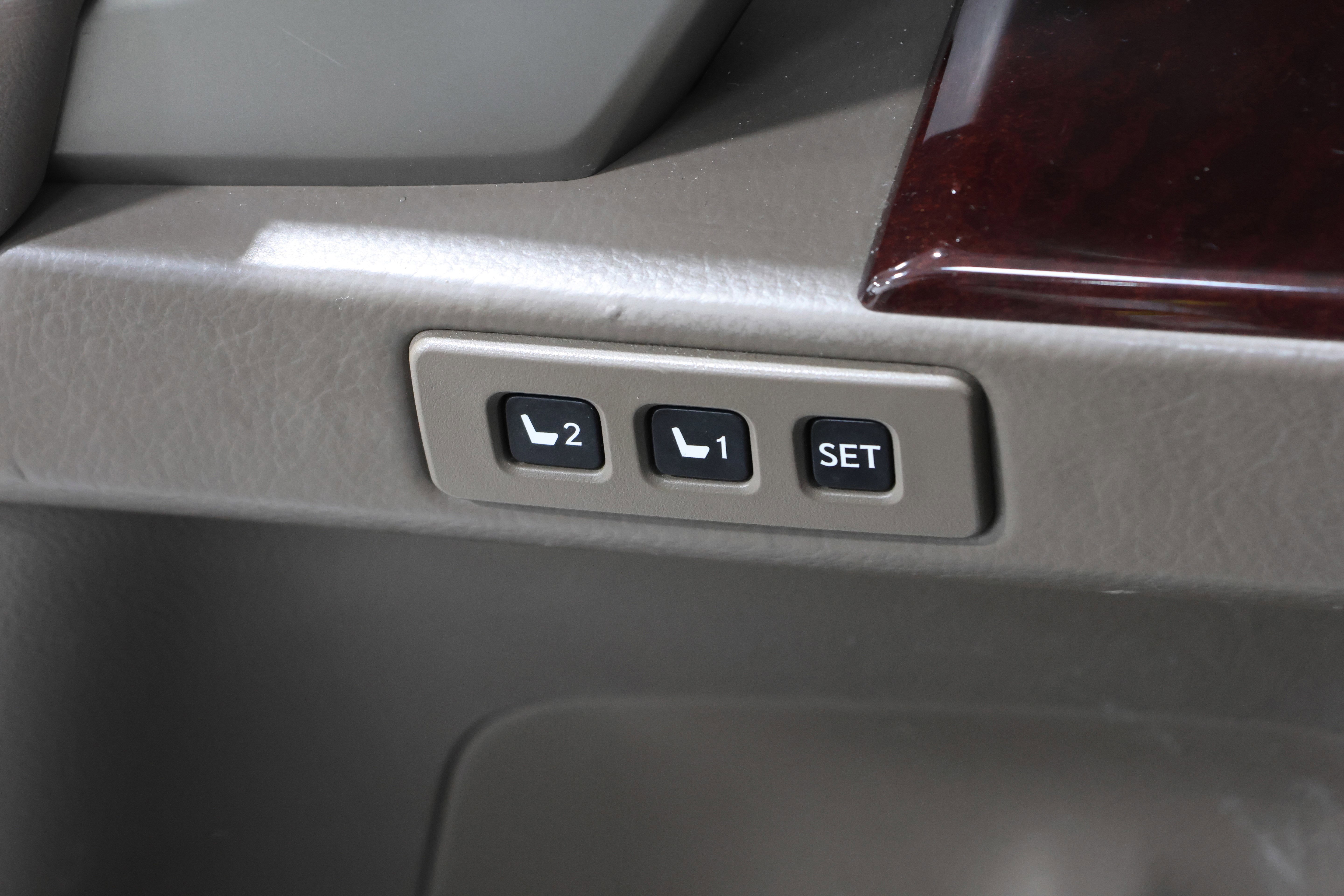 Used 2014 Lexus GX 460 image 14