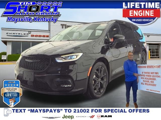 Used 2025 Chrysler Pacifica Limited FWD image 1