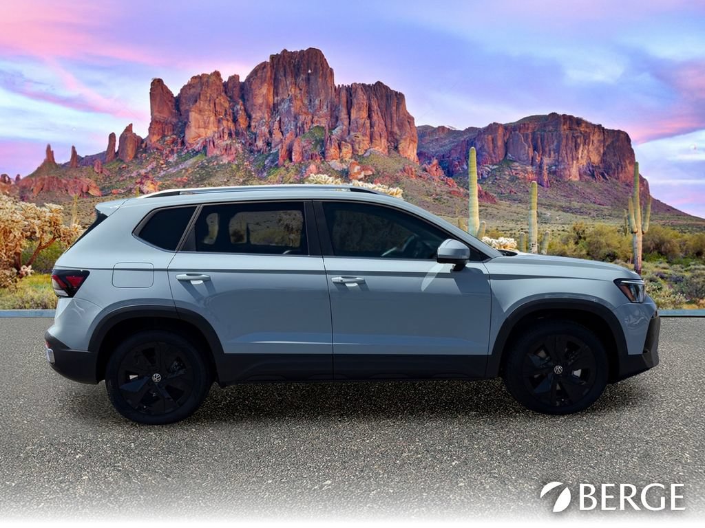 New 2026 Volkswagen Taos SE FWD image 9