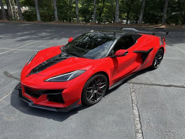 Used 2024 Chevrolet Corvette Z06 w/ Z07 Performance Package RWD image 16
