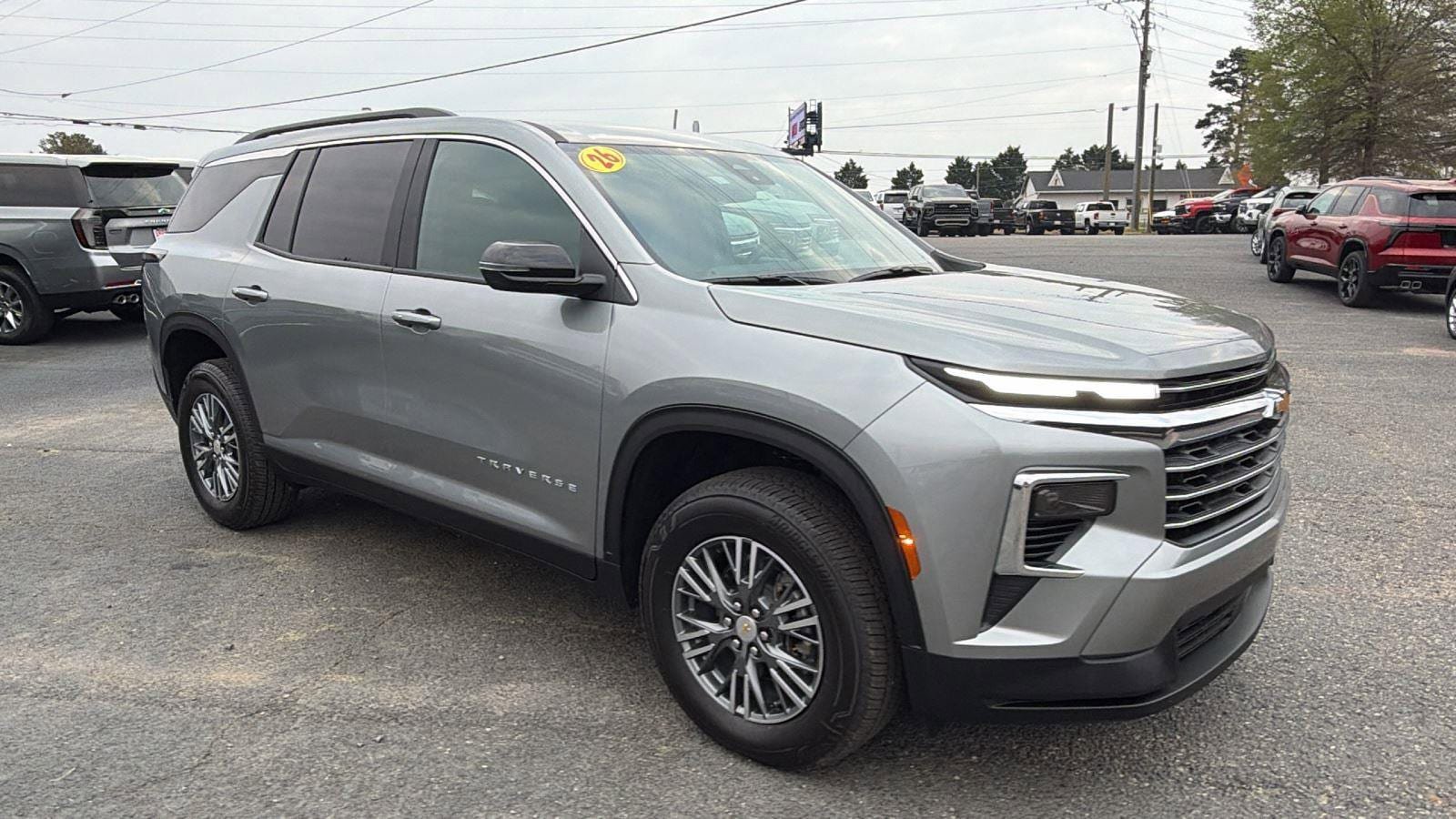 Certified 2026 Chevrolet Traverse LT image 3