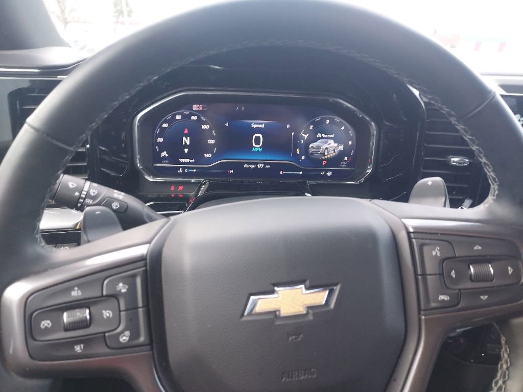 Used 2024 Chevrolet Silverado 1500 High Country w/ High Country Premium Package AWD/4WD image 11