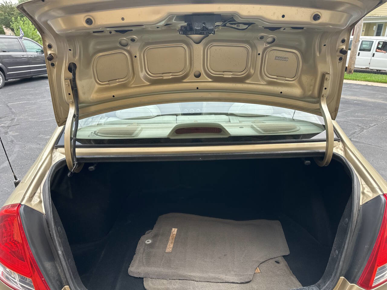 Used 2009 Kia Spectra EX image 9