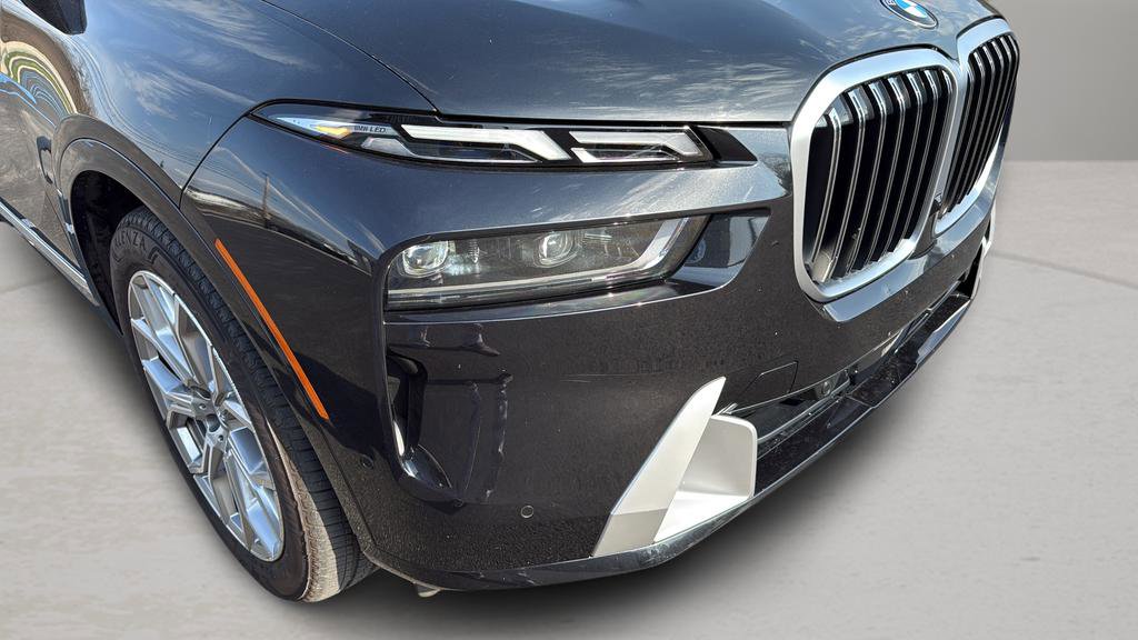 Used 2025 BMW X7 xDrive40i w/ Climate Comfort Package image 10
