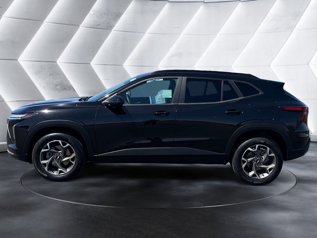 Certified 2024 Chevrolet Trax LT w/ LT Convenience Package FWD image 2
