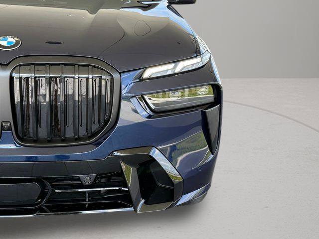 Used 2026 BMW X7 xDrive40i w/ M Sport Package AWD/4WD image 4