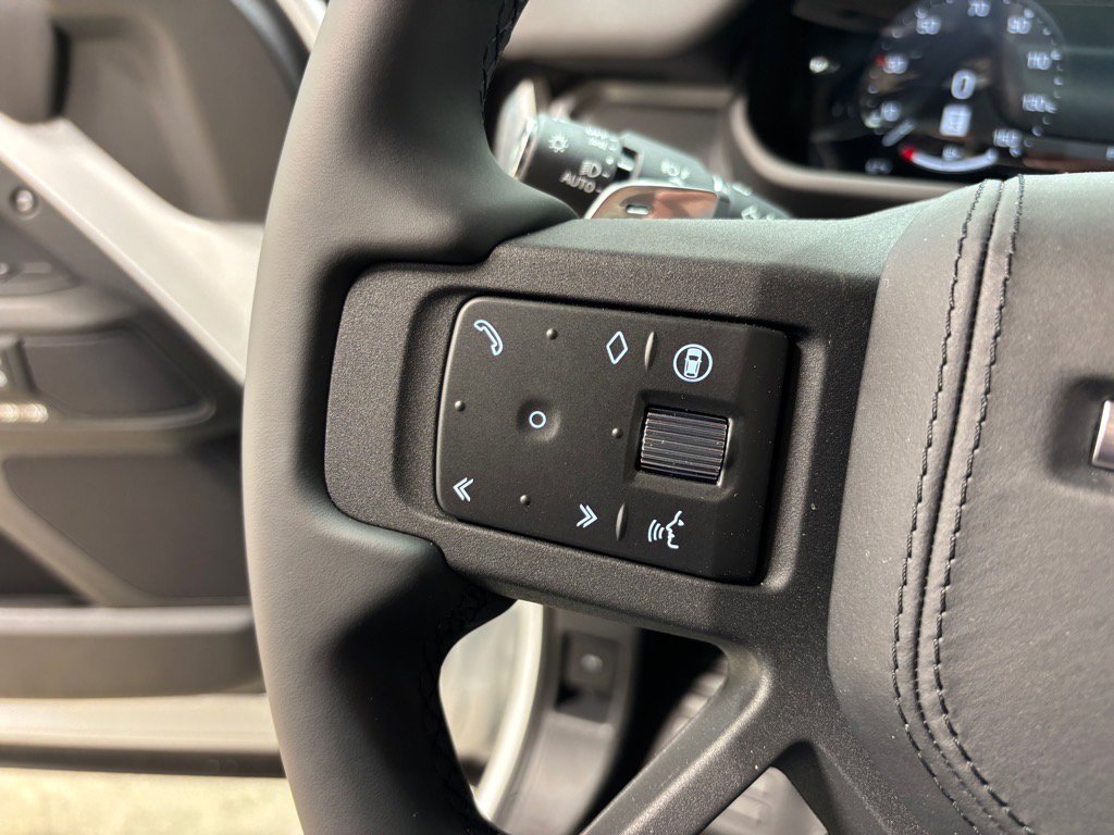 New 2025 Land Rover Defender 110 V8 image 21