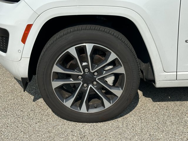 Used 2023 Jeep Grand Cherokee Overland AWD/4WD image 9