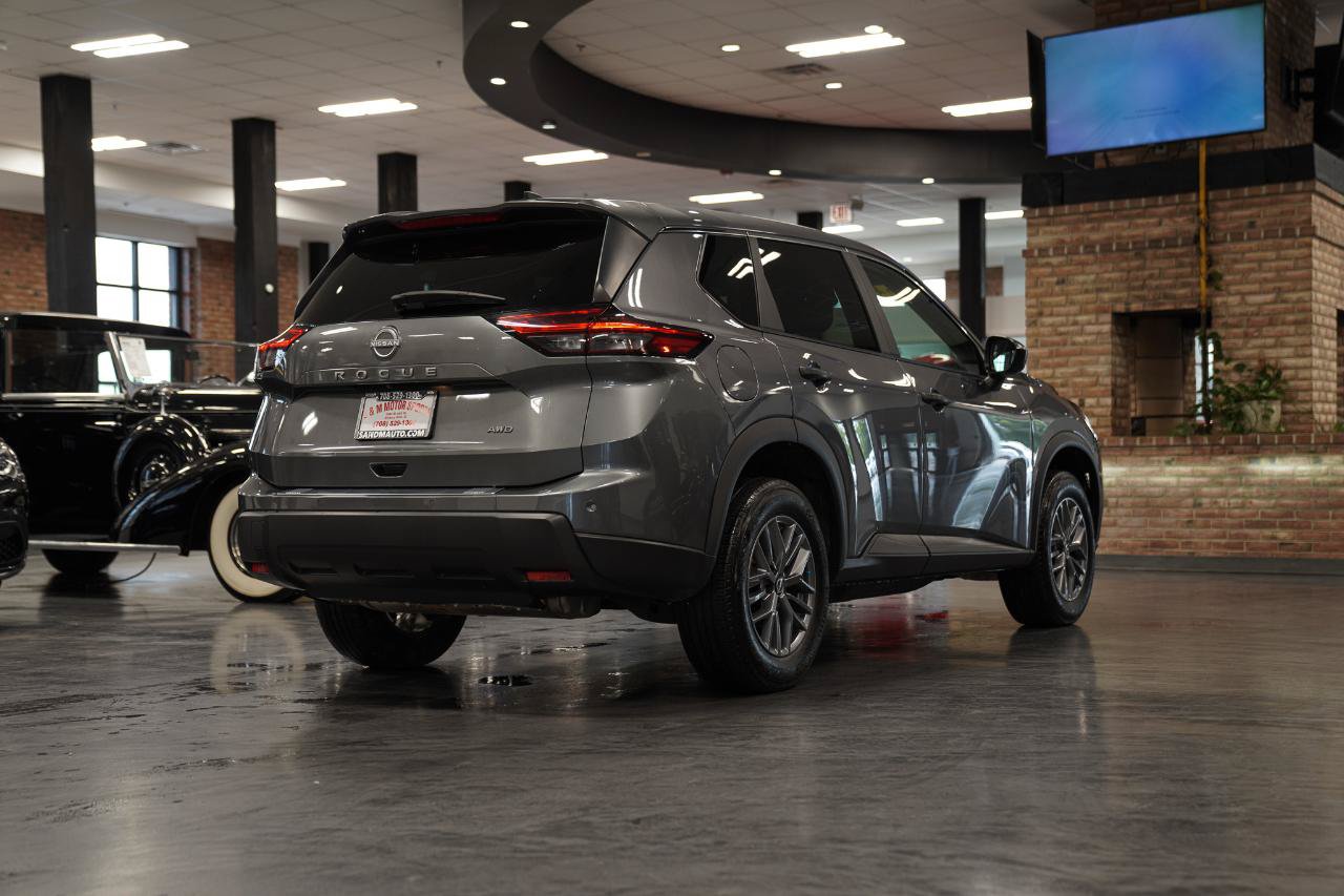 Used 2024 Nissan Rogue S AWD/4WD image 14