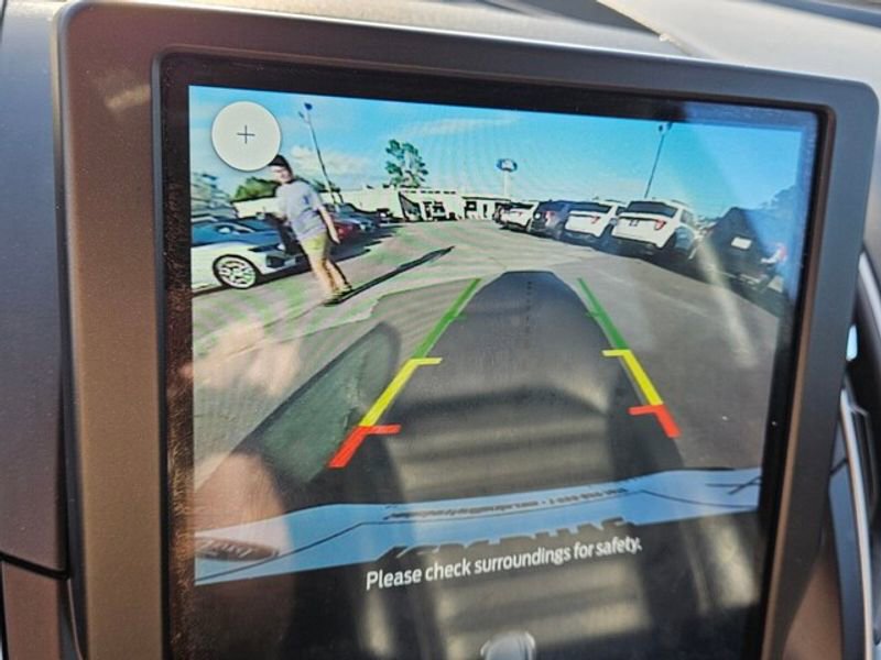 Used 2023 Ford Edge SEL image 21