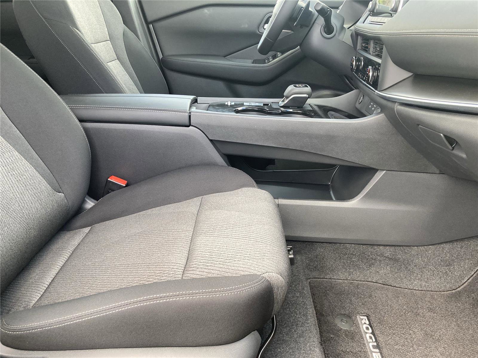 New 2026 Nissan Rogue SV image 30