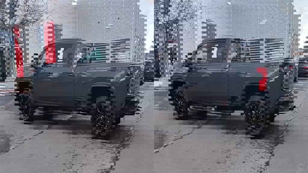 Used 2025 Chevrolet Silverado 3500 LTZ w/ LTZ Plus Package image 6